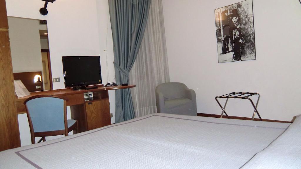 贾迪诺酒店 普拉托 客房 照片